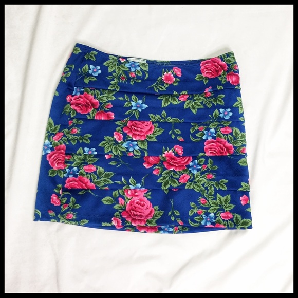 Codigo Floral Mini Skirt - Size Small - Picture 5 of 6
